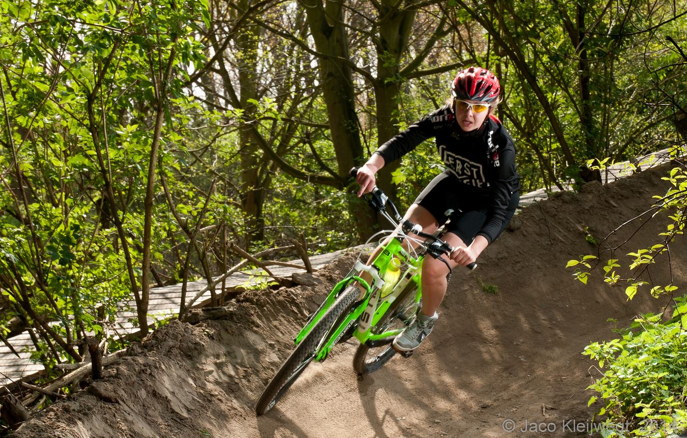 Verdorie beneden elkaar MTB-wedstrijden: Grote Prijs Van Leeuwen: 14 juni 2014 | Mountainbike.nl