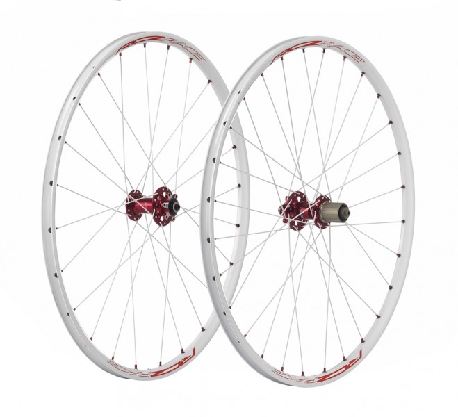 Wielen wit/rood 650b