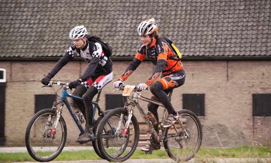 /sites/default/files/styles/article_list_xs/public/2019-06/ATB%20tourtocht%20Arendskerke%202009-160.jpg?itok=WJYlr38F