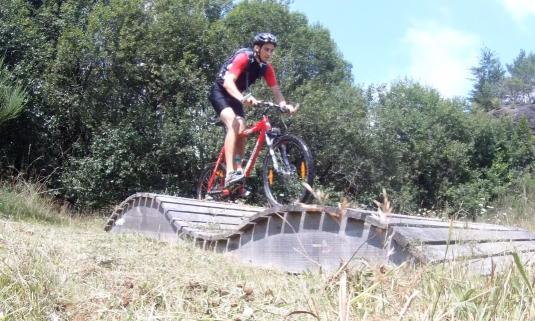 /sites/default/files/styles/article_list_xs/public/2019-06/MTB%20obstakel.jpg?itok=D7EbyUEy