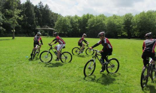 /sites/default/files/styles/article_list_xs/public/2019-06/jeugd-training.JPG?itok=2BHS6Egt
