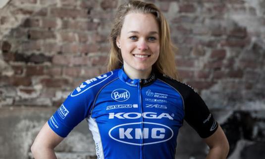 /sites/default/files/styles/article_list_xs/public/2019-06/karen-brouwer.jpg?itok=wXUvwByN