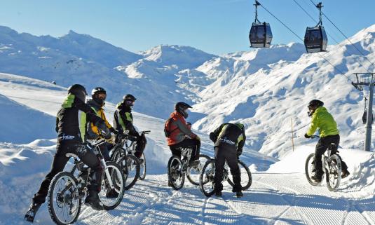 /sites/default/files/styles/article_list_xs/public/2020-02/VTT-sur-neige-Menuires-Cyril-Cousin.jpg?itok=UiuxMfvw