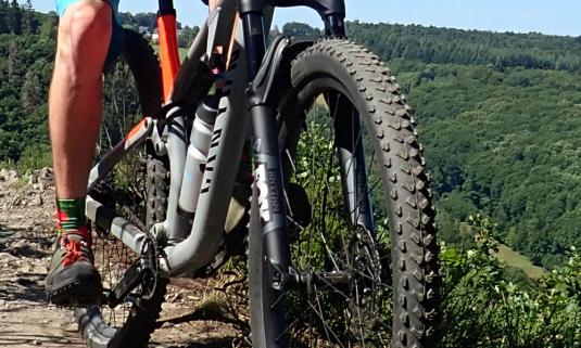 /sites/default/files/styles/article_list_xs/public/2020-06/continental-mountainking-4.jpg?itok=M8aVatJd