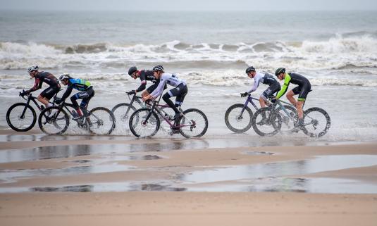 /sites/default/files/styles/article_list_xs/public/2022-11/ActieBeachraceNoordwijk2022-01.jpg?itok=jbJIOxLT