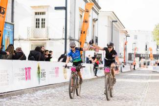 Karen Brouwer en Naima Madlen